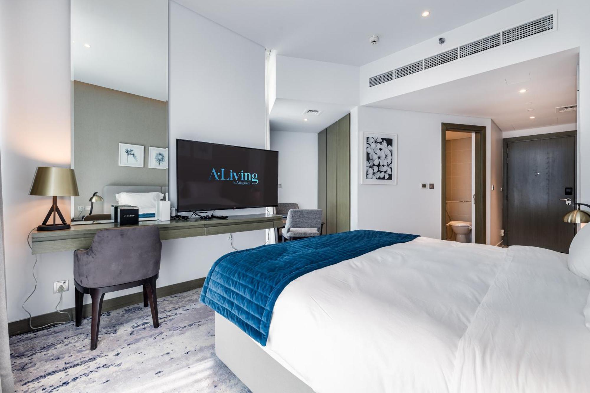 A Living Stylish With Partial Burj & Canal View At Prive B 1417 Apartment