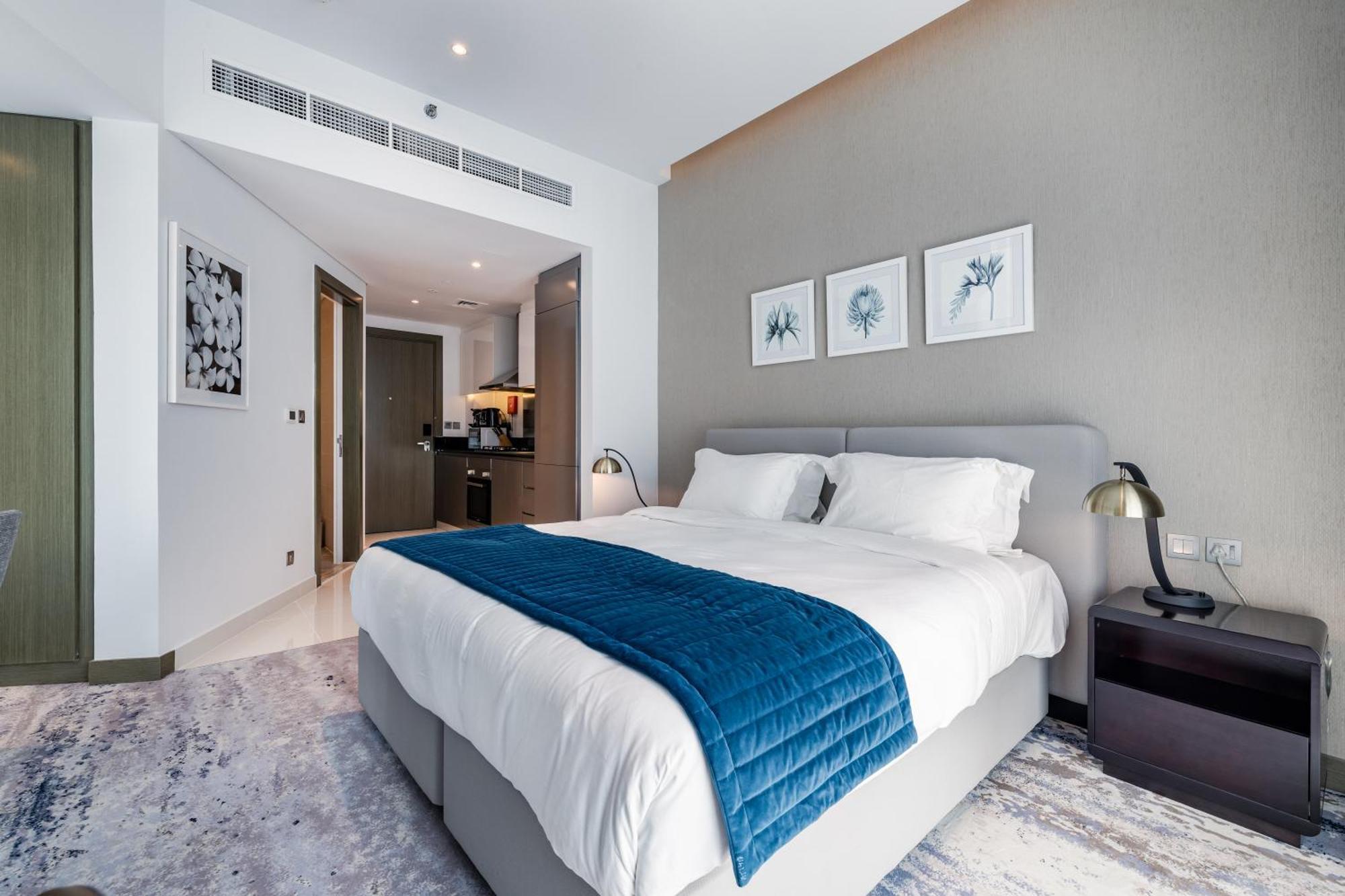 A Living Stylish With Partial Burj & Canal View At Prive B 1417 Apartment *